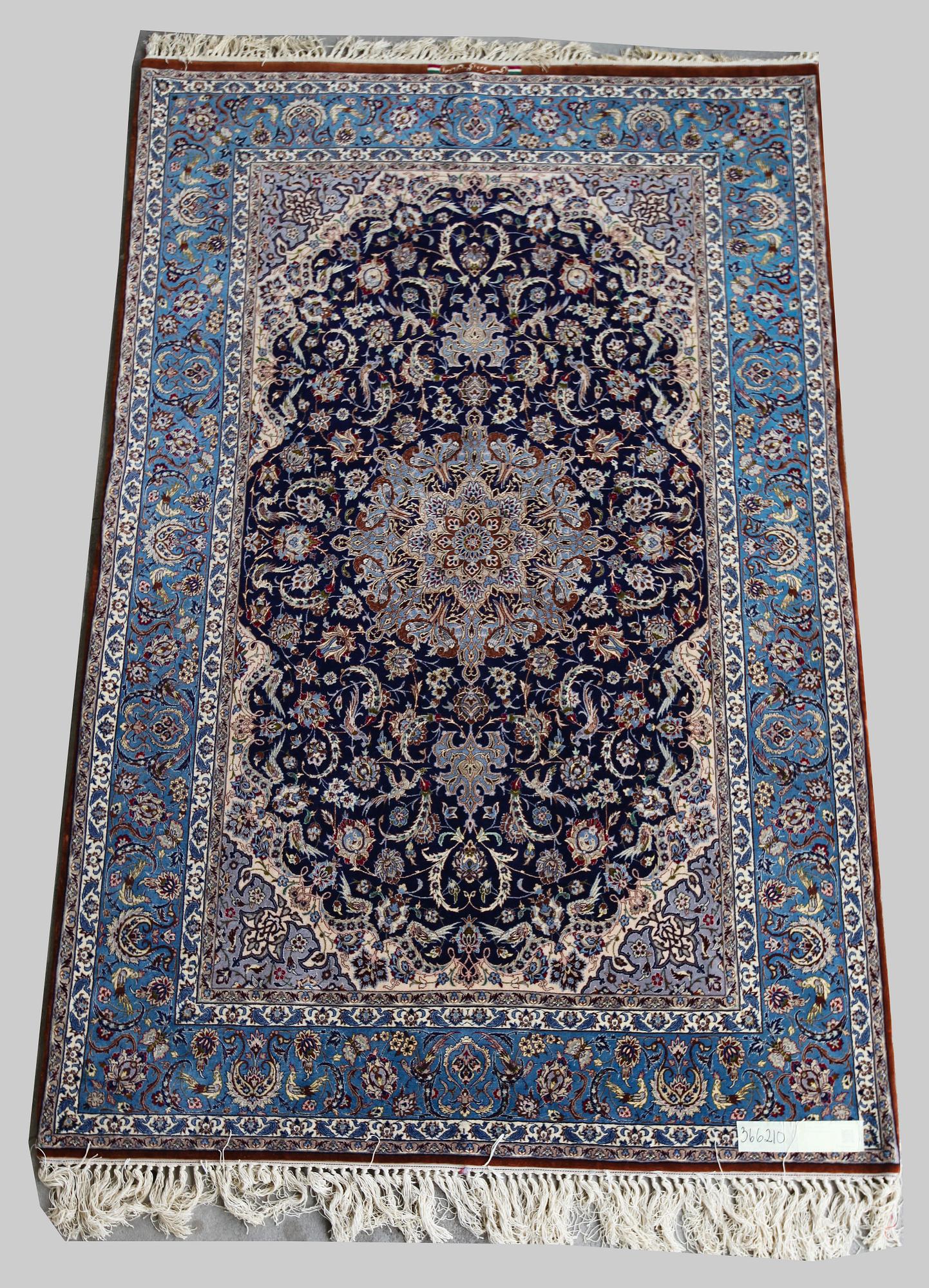 MATTA, Isfahan, old, signerad, 236 x 154 cm.