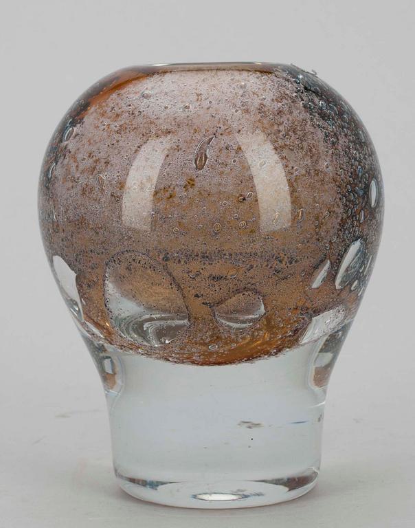 HEIKKI ORVOLA, konstglas, glas, sign. Heikki Orvola Nuutajärvi  Notsjö. 1900-talets senare hälft.