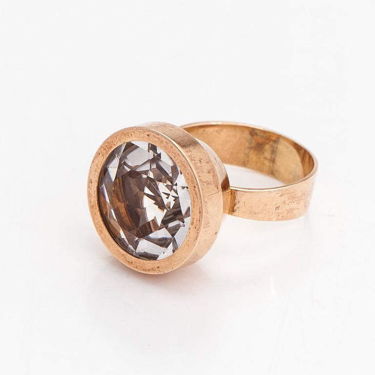 Elis Kauppi, A 14K gold ring with a rock crystal. Kupittaan Kulta, Turku 1966.