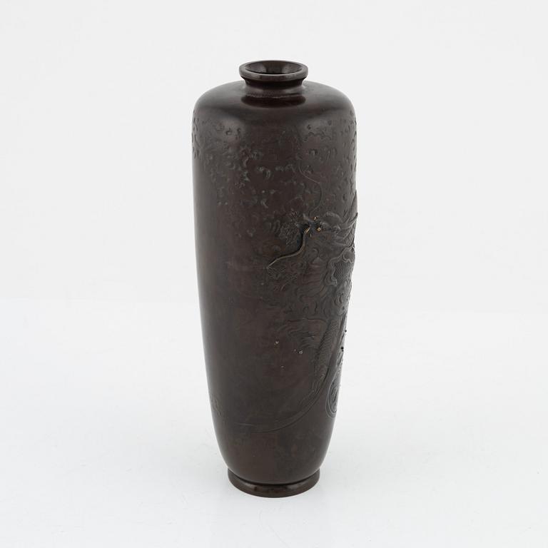 A bronze vase, Japan, Meiji (1868-1912).