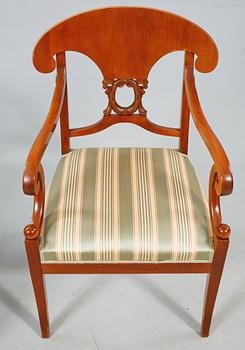 KARMSTOLAR, ett par, Karl Johan-stil, 1900-talets första hälft.
