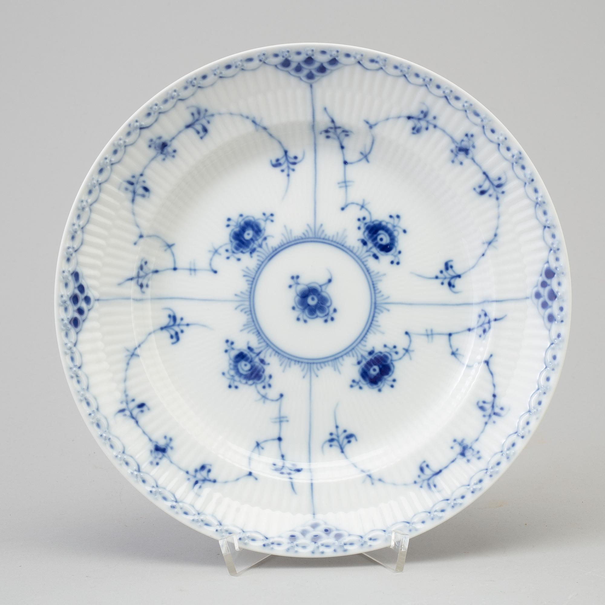 ROYAL COPENHAGEN, mat-, kaffe- och teservis, porslin, 44 delar, porslin, "Musselmalet", Danmark.