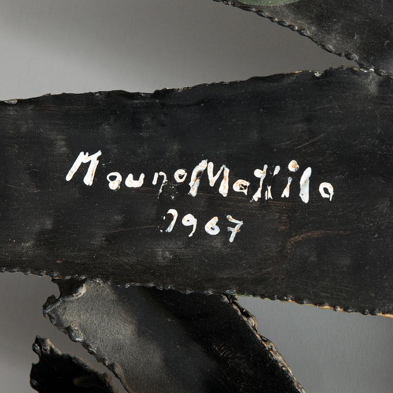 Mauno Mattila, veistos, hitsattua metallia, signeerattu ja päivätty 1967.