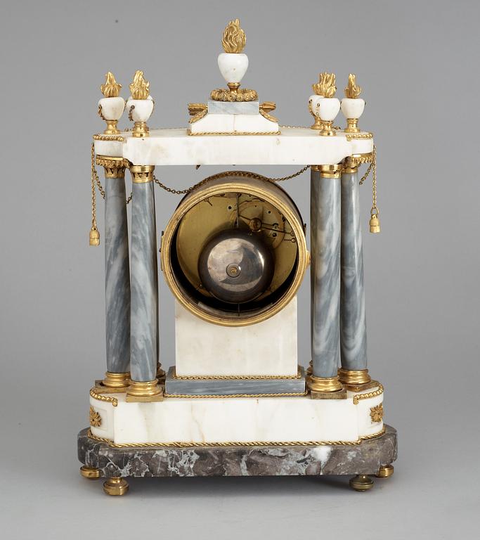 A Louis XVI late 18th century mantel clock, dial marked "Robert A Paris".