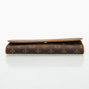 Louis Vuitton, a 'Pochette Twin GM' bag.