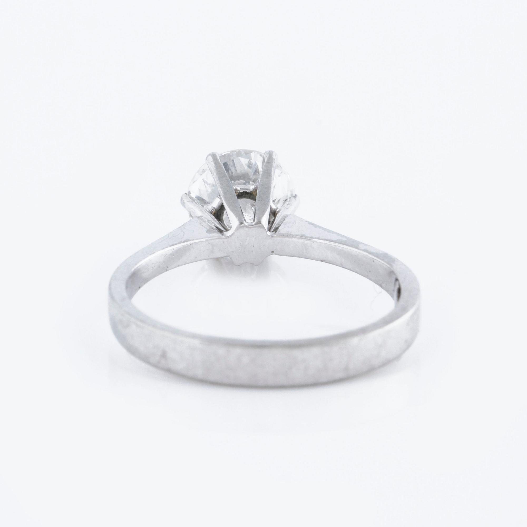 A ca 1.34 cts brilliant cut diamond ring.