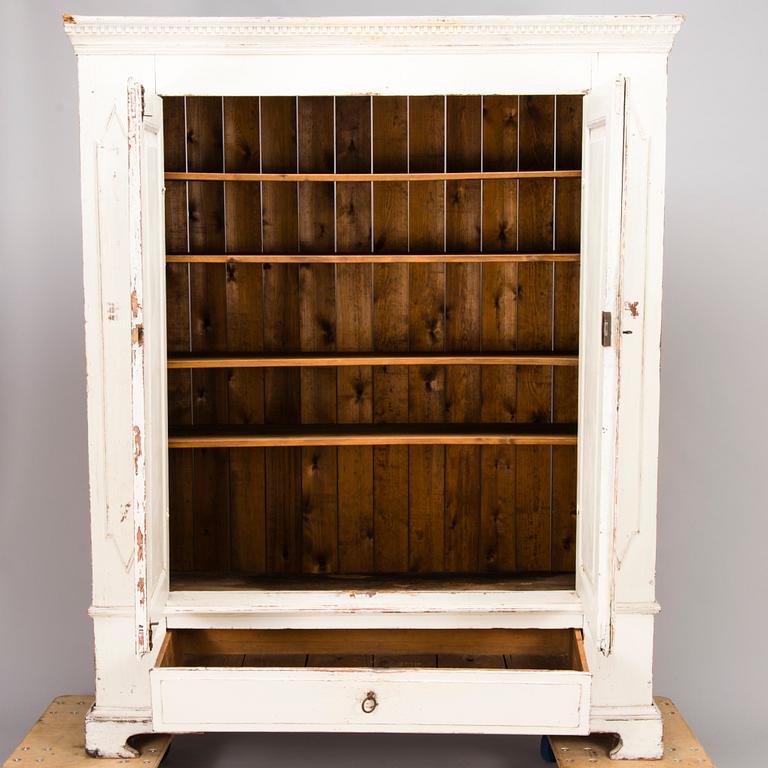 An 18th century cabinet.