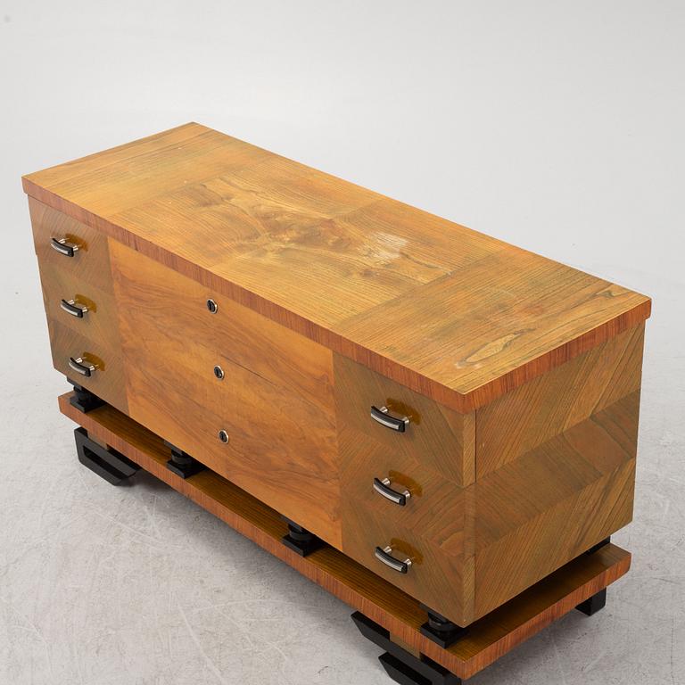 An Art Deco dresser from KM möbler, 1930s.