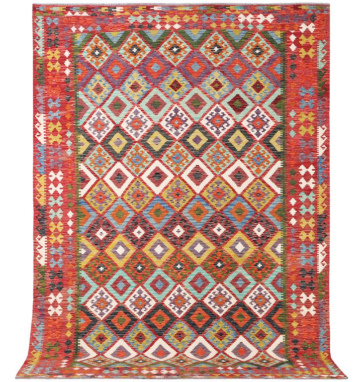 A Kilim carpet, c. 344 x 255 cm.