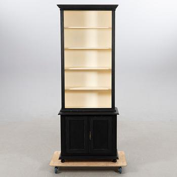 Bokhylla, 1900-talets första hälft.