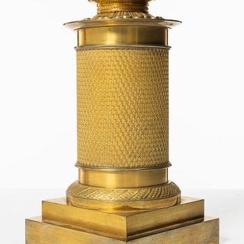 Kandelabrar, ett par, för fyra ljus, Frankrike, 1800-talets början, Empire.