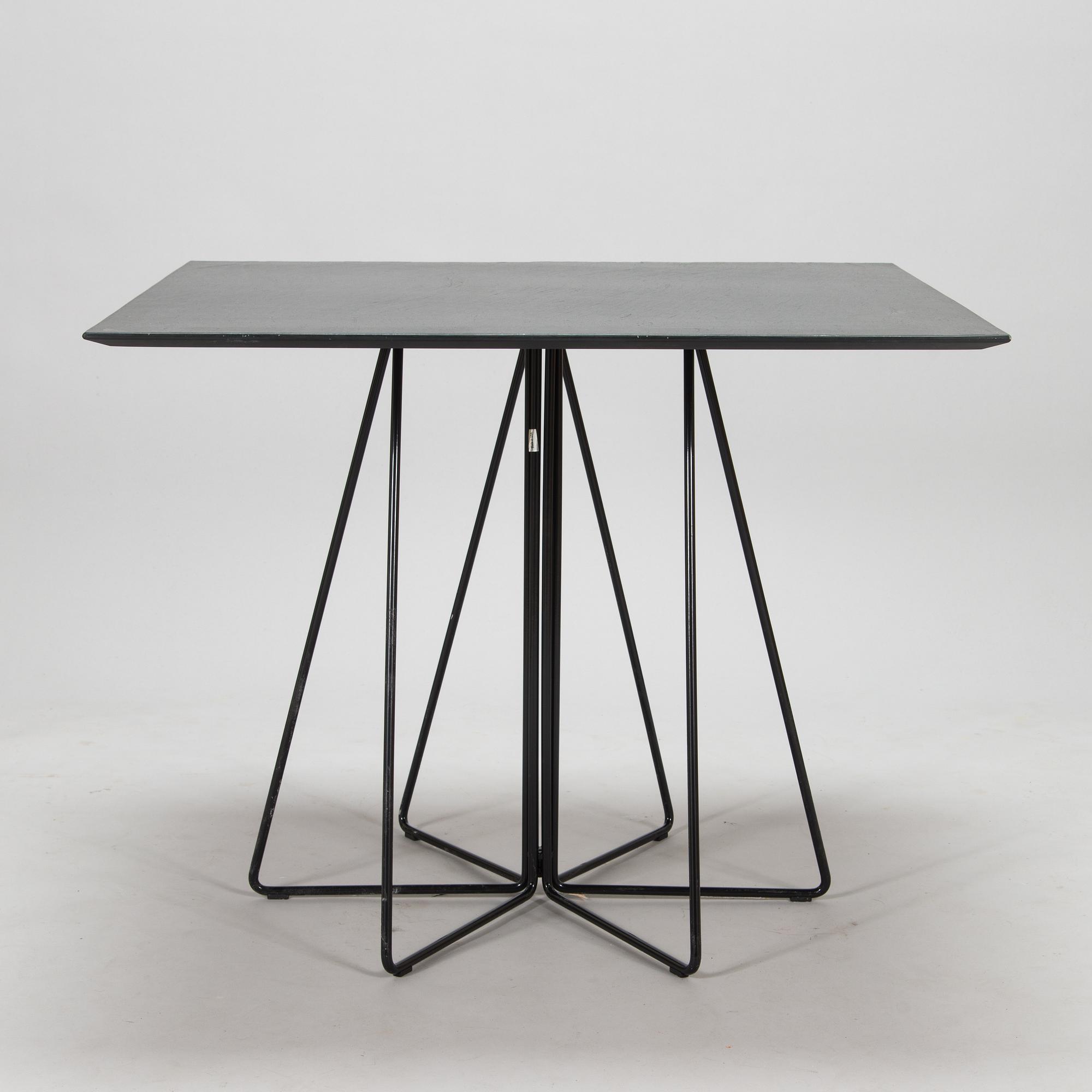 Lella och Massimo Vignelli, bord, "Paperclip", Knoll 1994.
