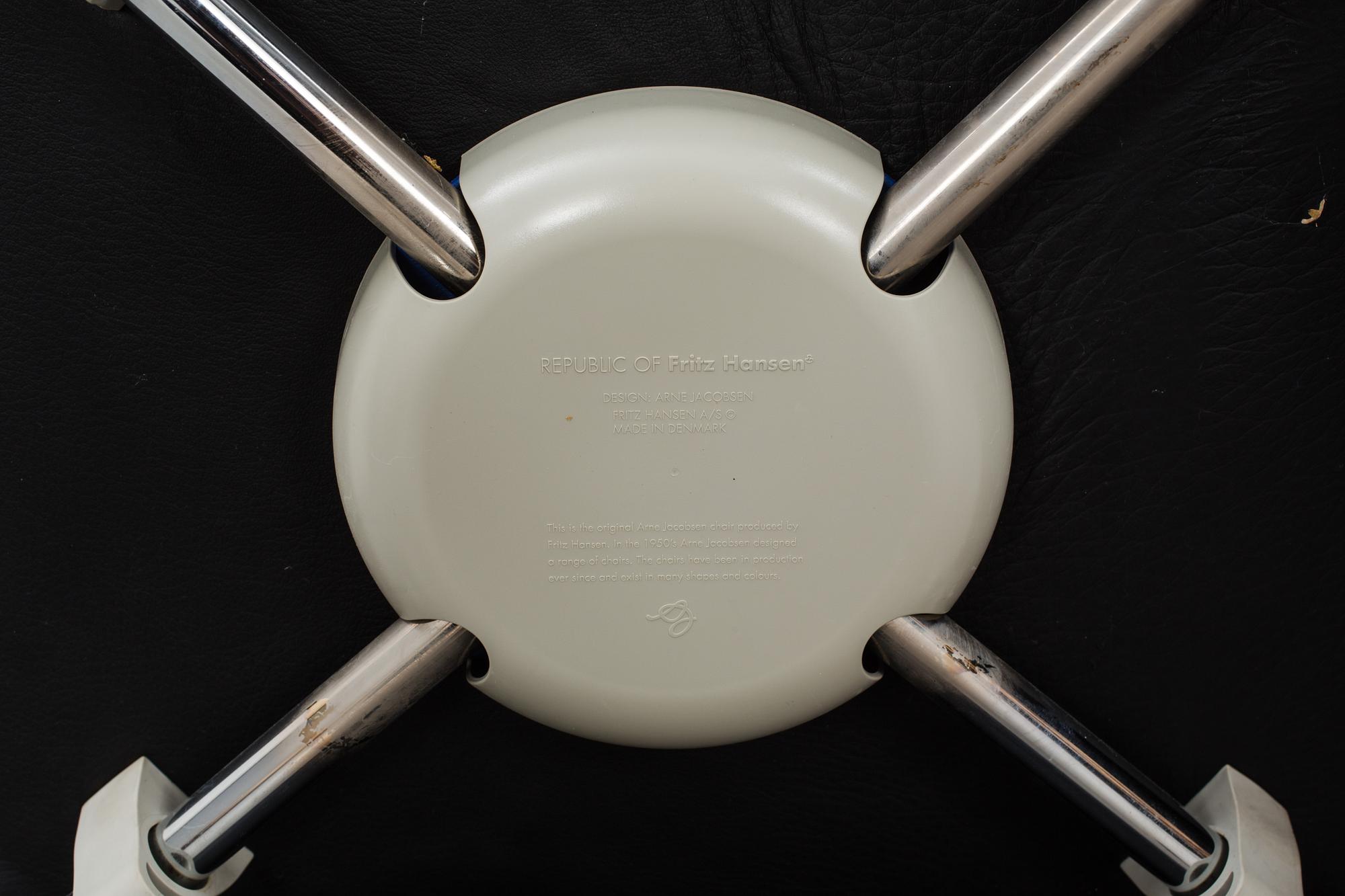 STOLAR, 6 st. "Sjuan". Arne Jacobsen för Fritz Hansen.