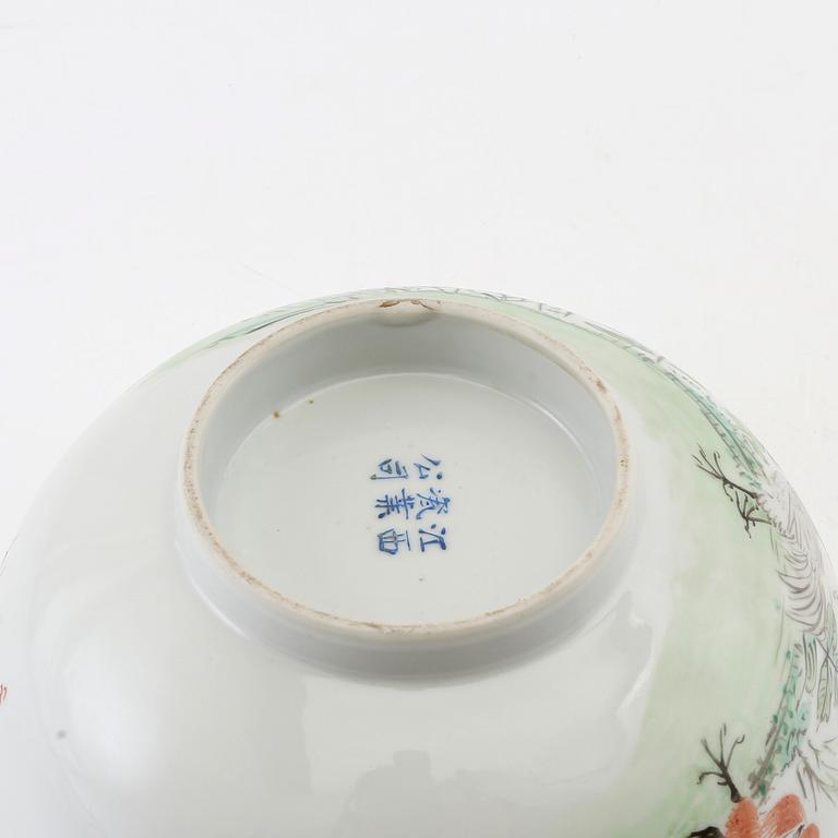 Porcelain bowl, China, 19th century.