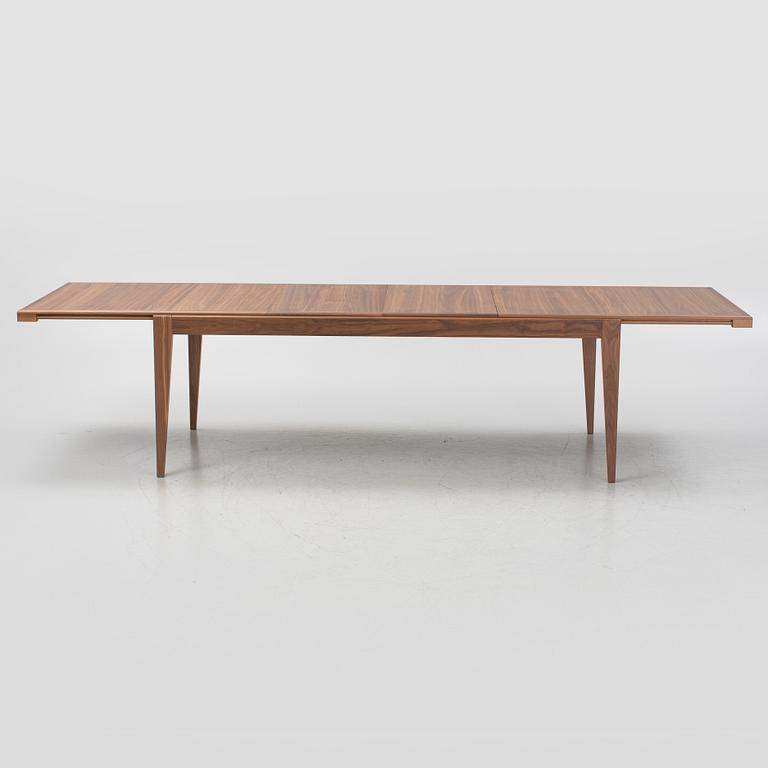 Matbord "S-table", Gubi, samtida.