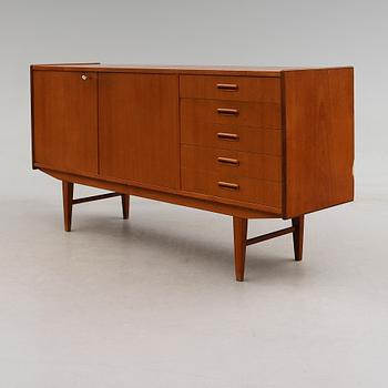 SIDEBOARD, 1900-talets mitt.