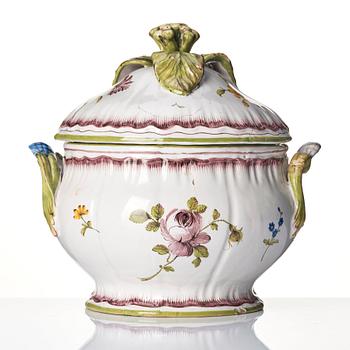 A Swedish Rörstrand faience tureen with cover, 18th century.