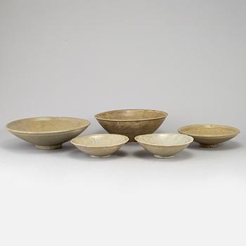 A group of five Southeast asian ceramic dishes, 17th-19th century.