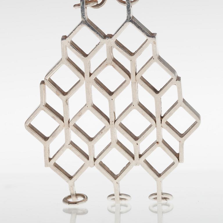 HÄNGE, silver, Kultateollisuus, Åbo 1967. Vikt ca 22,3 g.