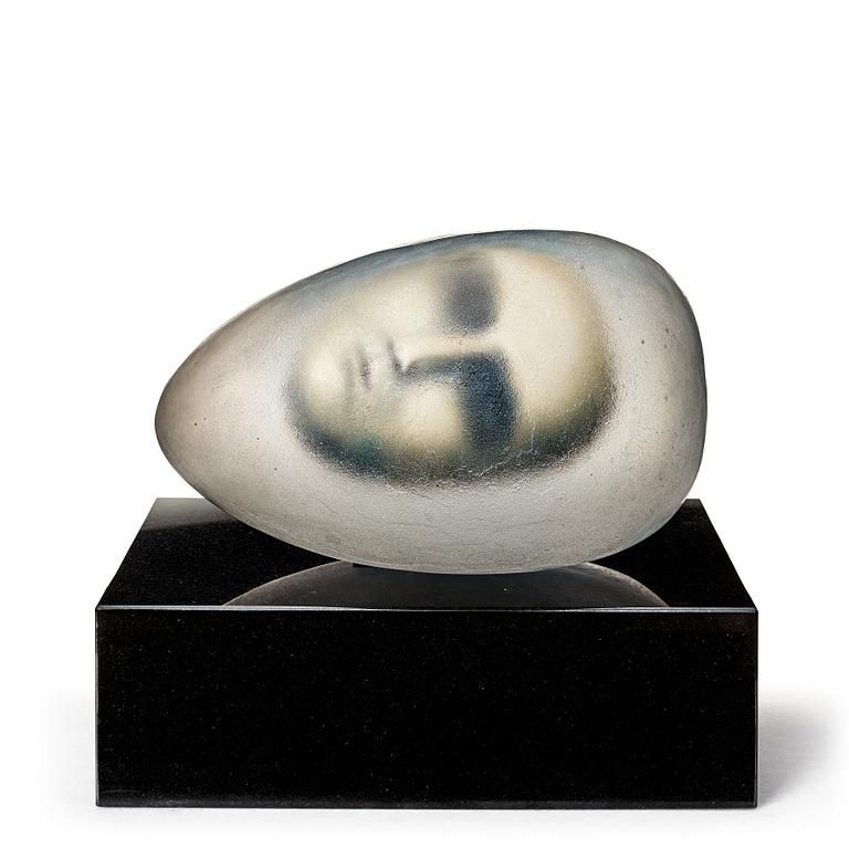 Bertil Vallien, skulptur, vilande huvud, "Resting head", Kosta Boda, unik.
