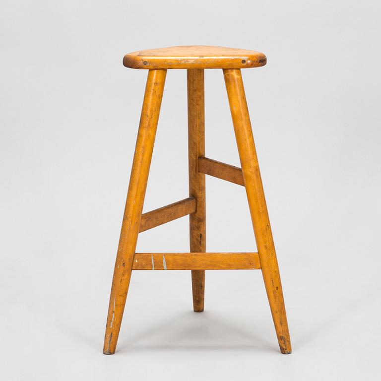 Ilmari Tapiovaara, jakkara, "Elli" Keravan Puuteollisuus 1940-luvun loppu.