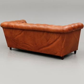 SOFFA, Chesterfield-modell, 1900-talets andra hälft.
