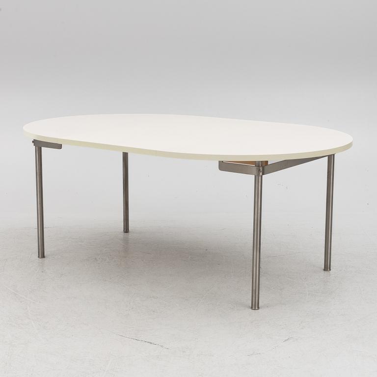 Hans J. Wegner, a dining table, 'CH 388', Carl Hansen & Son.