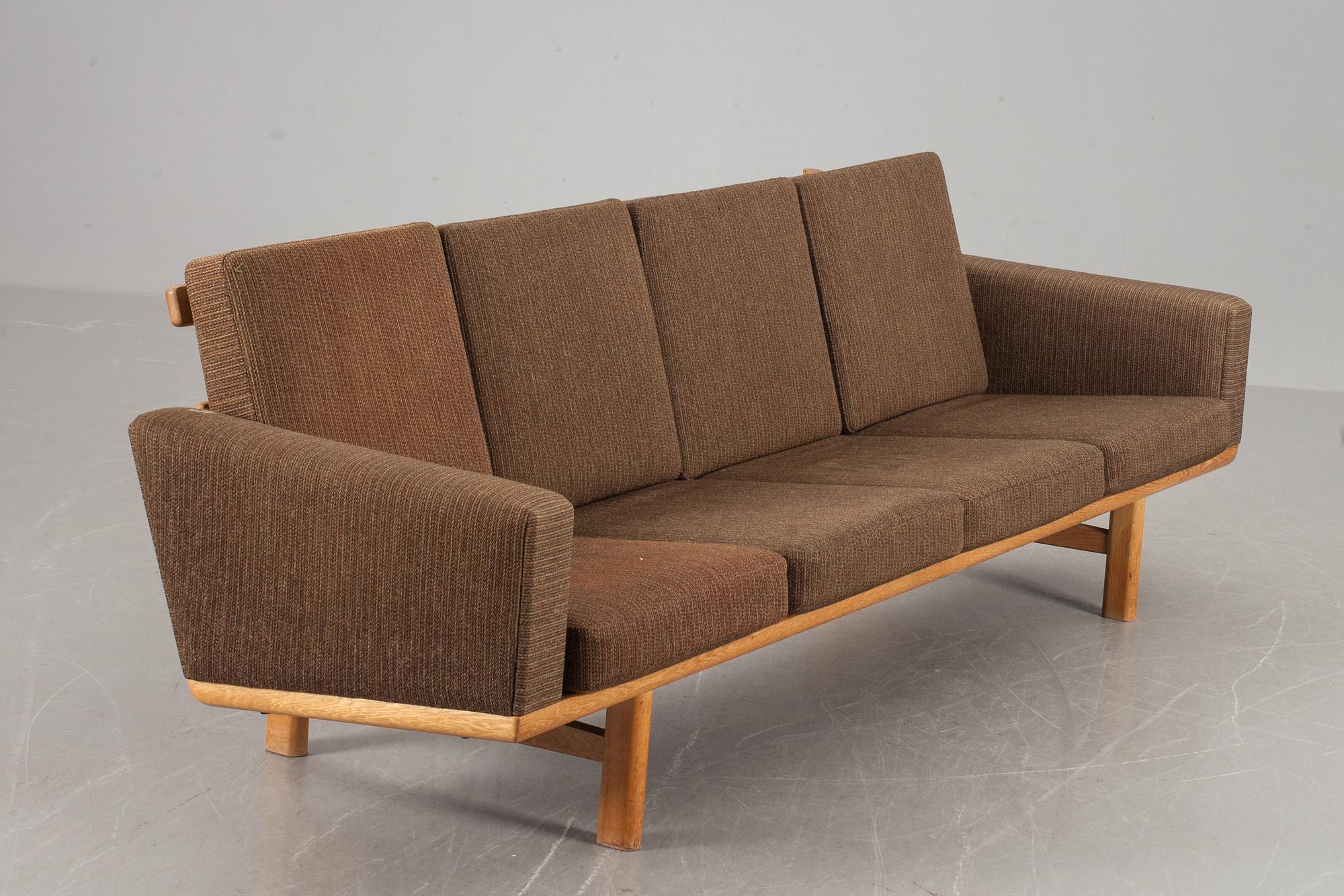 SOFFA, "GE 236", Hans J Wegner, Getama.