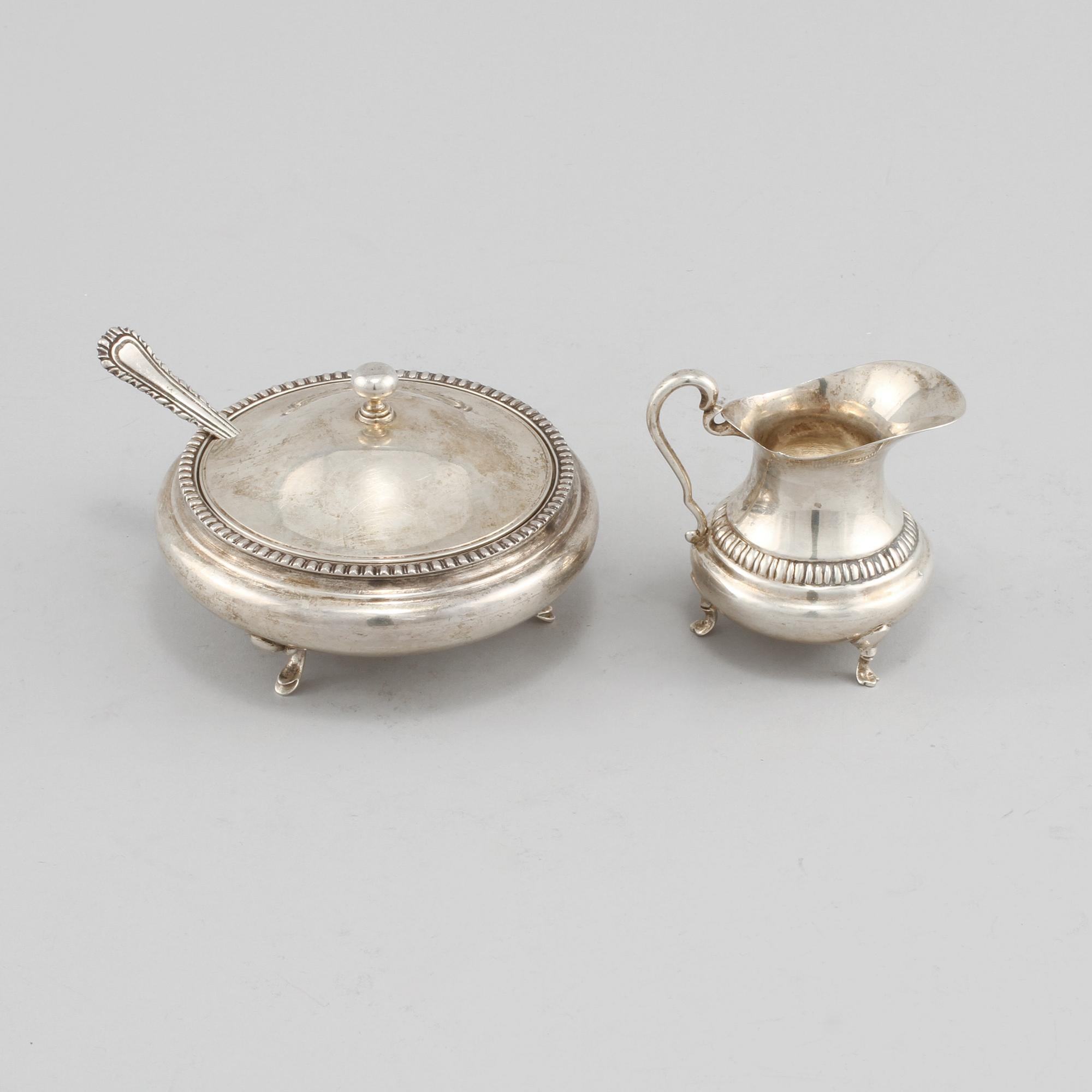 GRÄDDSNIPA samt SOCKERSKÅL, silver, Portugal, 1900-tal. Vikt 235 g.