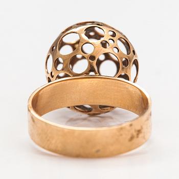 Liisa Vitali, Halsband och ring "Leppäkerttu", 14K guld. Westerback, Helsingfors 1970.