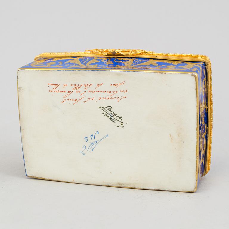LIMOGES , ASK, porslin, signerad "JJ". Frankrike, 1958.