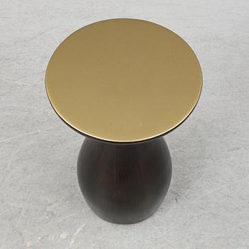 BARBARA BARRY, "Swell accent table" för Baker Furniture.