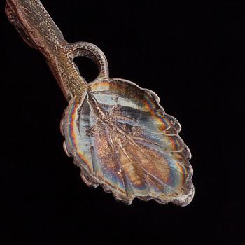 BESTICK, 35 delar, silver och nysilver, engelska, finska, ryska stämplar, 1845-1900-talets mitt. Total silvervikt 465 g.