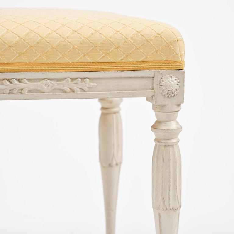 Taburetter, ett par, Stockholmsarbeten från omkring år 1800, Sengustavianska.