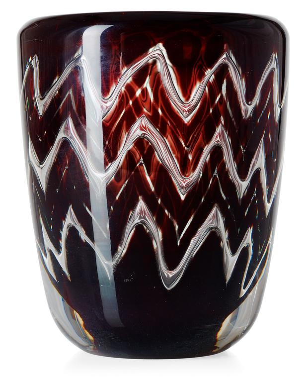 An Edvin Öhrström 'ariel' glass vase, Orrefors 1951.