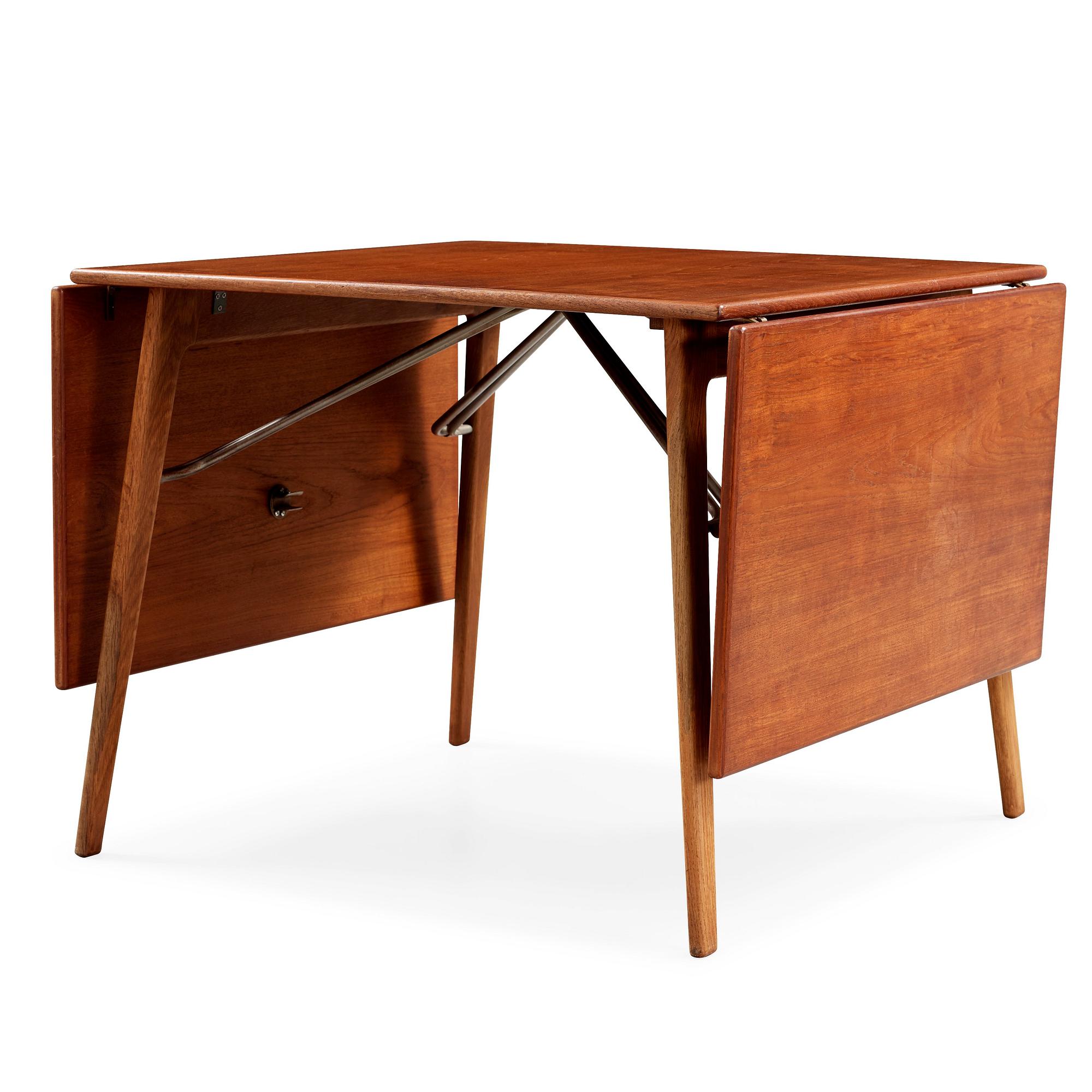 A Børge Mogensen teak drop leaf dining table, Søborg Møbelfabrik, Denmark 1950's, model 162.