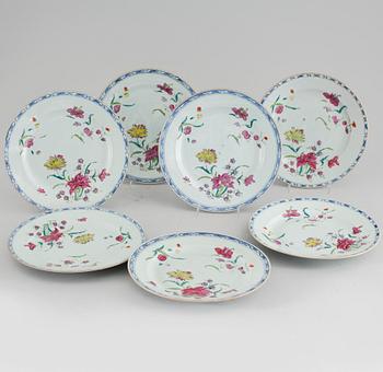 Seven dinner plates, Qianlong (1736-1795).