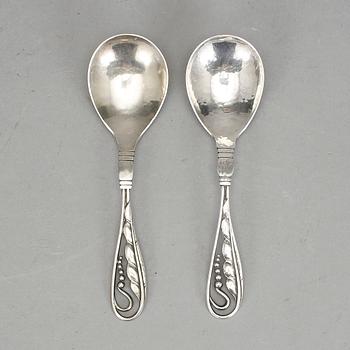 SKEDAR, 2 st, silver, GEORG JENSEN, Danmark, 1900-talets första hälft. Vikt ca 78 cm.