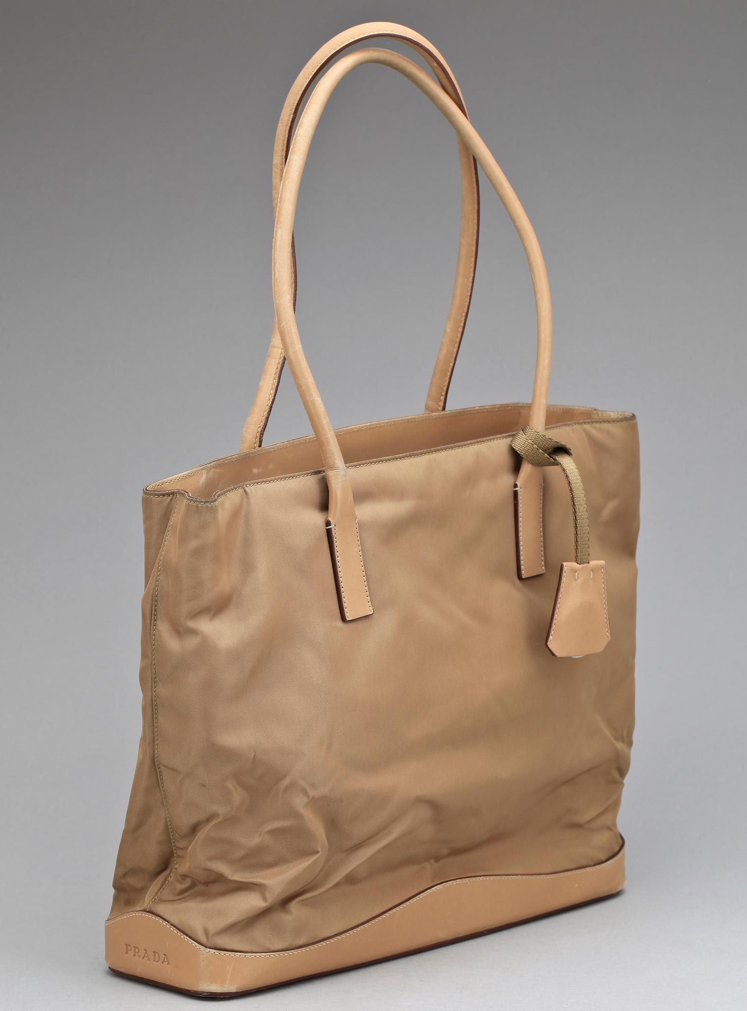VÄSKOR, 2 st, "Nylon Tote", Prada, 1900/2000-tal.