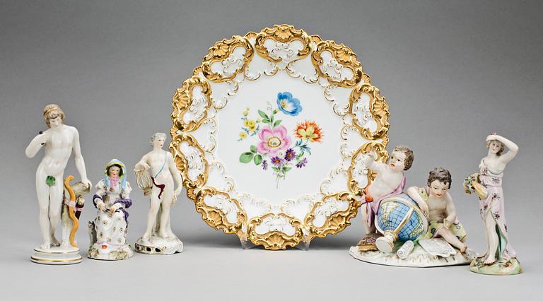 FIGURINER OCH FAT, 5+1st, porslin, bl a Meissen och Berlin, 1800-tal.
