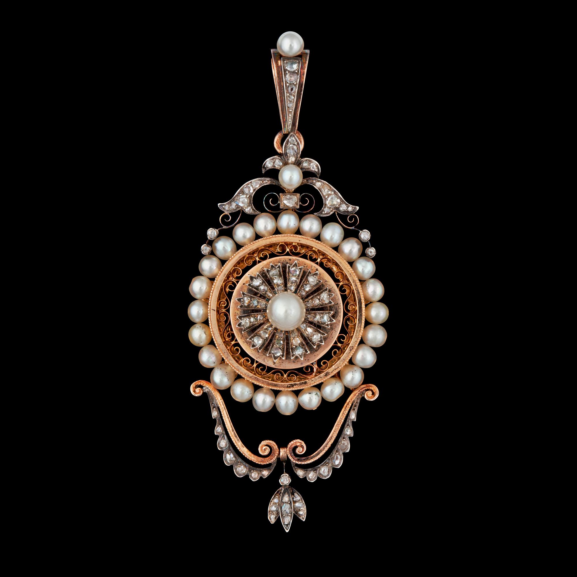 HÄNGE/BROSCH med troligtvis orientaliska pärlor samt rosenslipade diamanter.