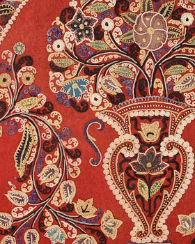 ANTIQUE RASCHT EMBROIDERY. 57 x 212,5 cm.