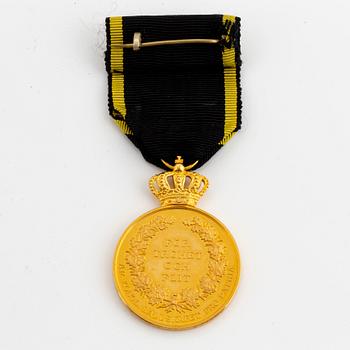 Medallion, 18K gold, Pro Patria.