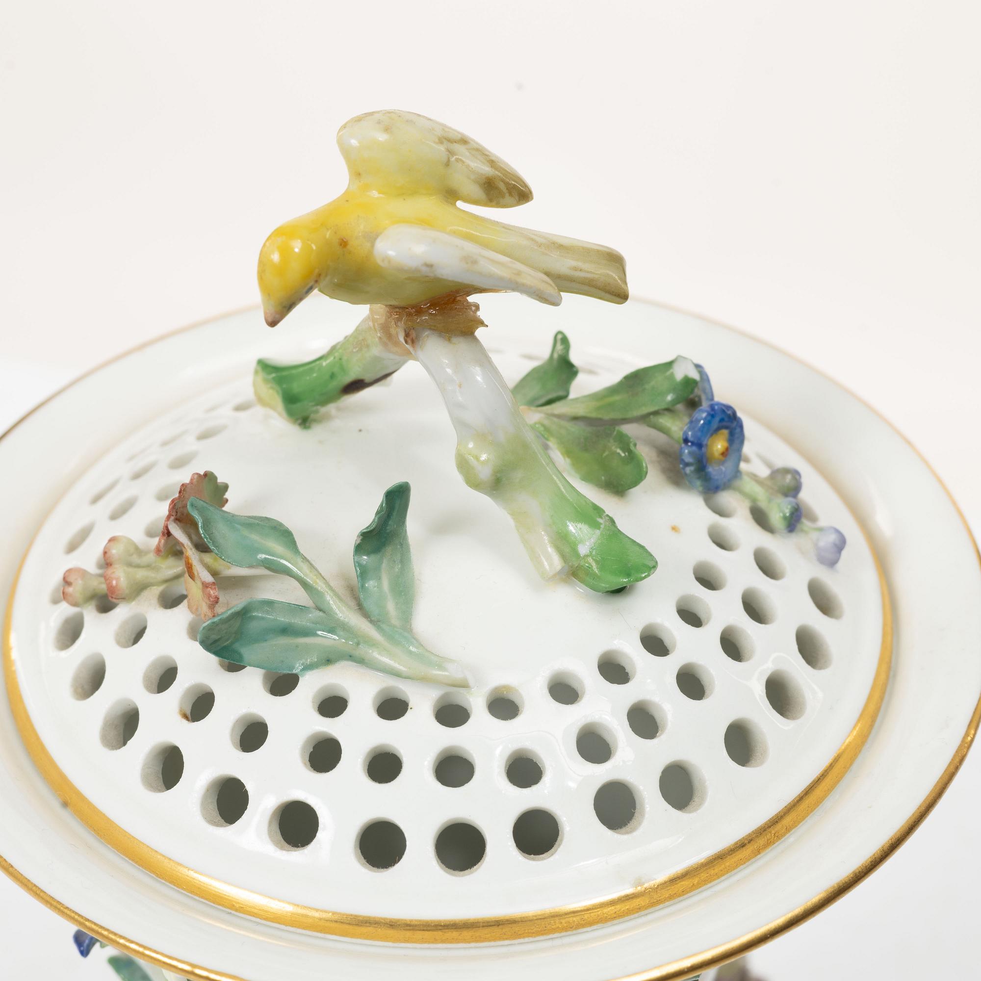 Meissen, Potpurriurna med lock, porslin, omkring 1900.