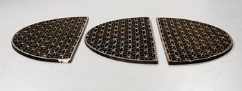 FOTSKRAPOR, 3 st, gjutjärn, 1900-talets andra hälft.