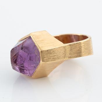 Rey Urban, ring, 18K gold with a faceted amethyst, Stockholm 1969.
