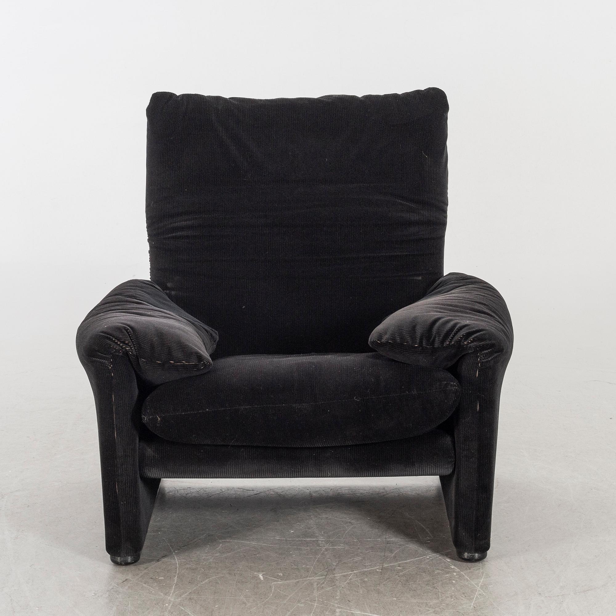 A late 20th century "Maralunga" VICO MAGISTRETTI lounge chair for Cassina.