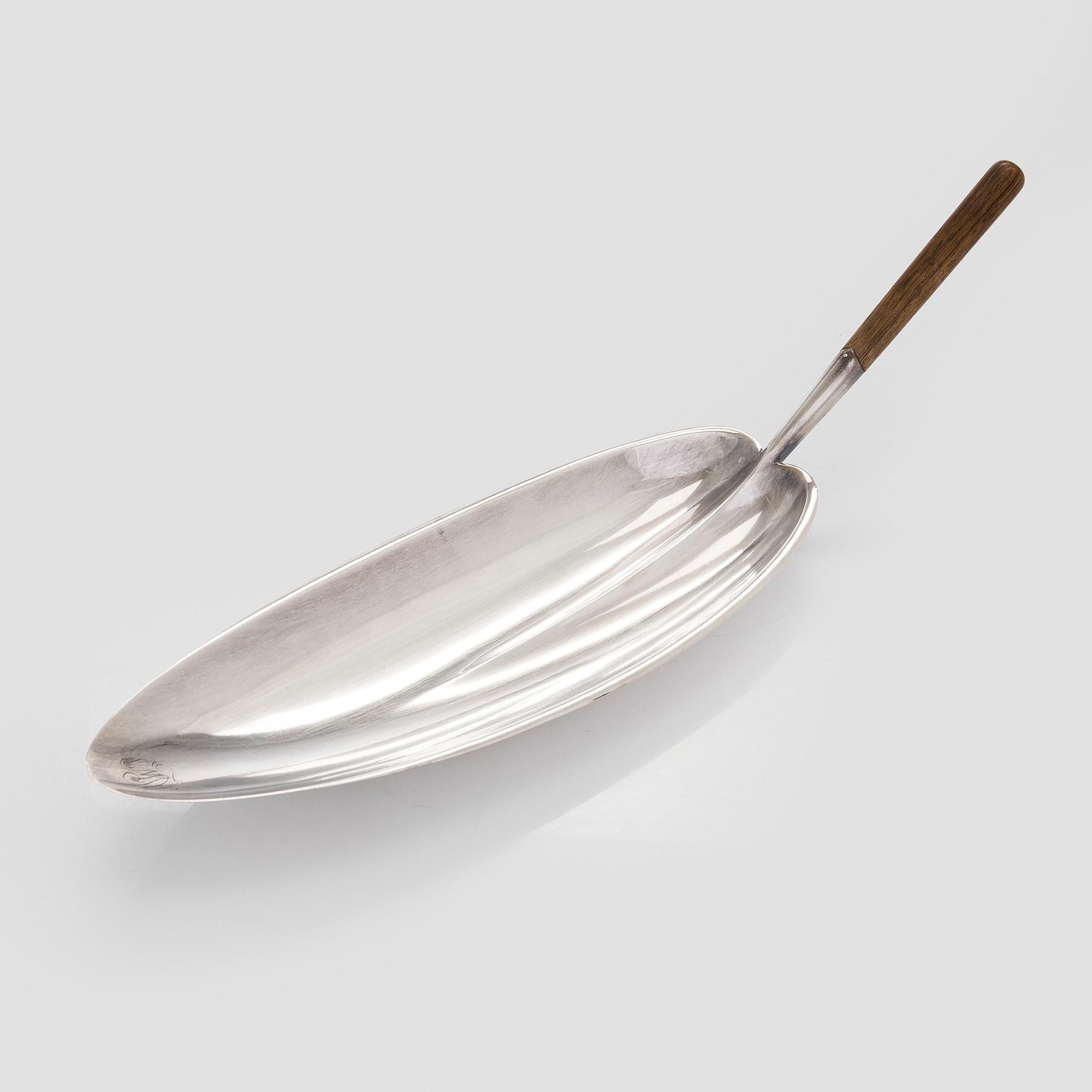 Tapio Wirkkala, skålar, 3 st, modeller TW 85 och TW 4, silver, Kultakeskus, Tavastehus 1963-64.