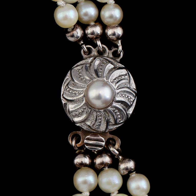 COLLIER, odlade pärlor, lås i silver.