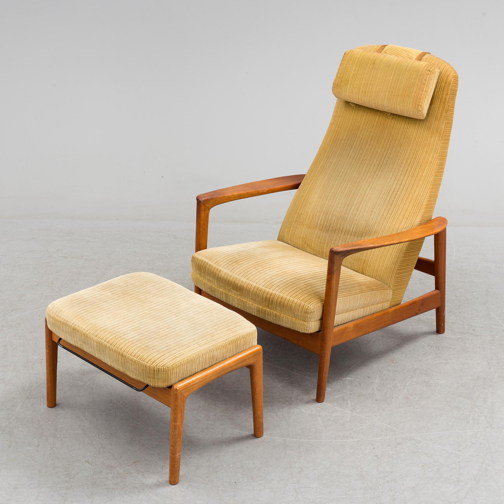 FÅTÖLJ OCH FOTPALL, teak, troligen 1960-tal.